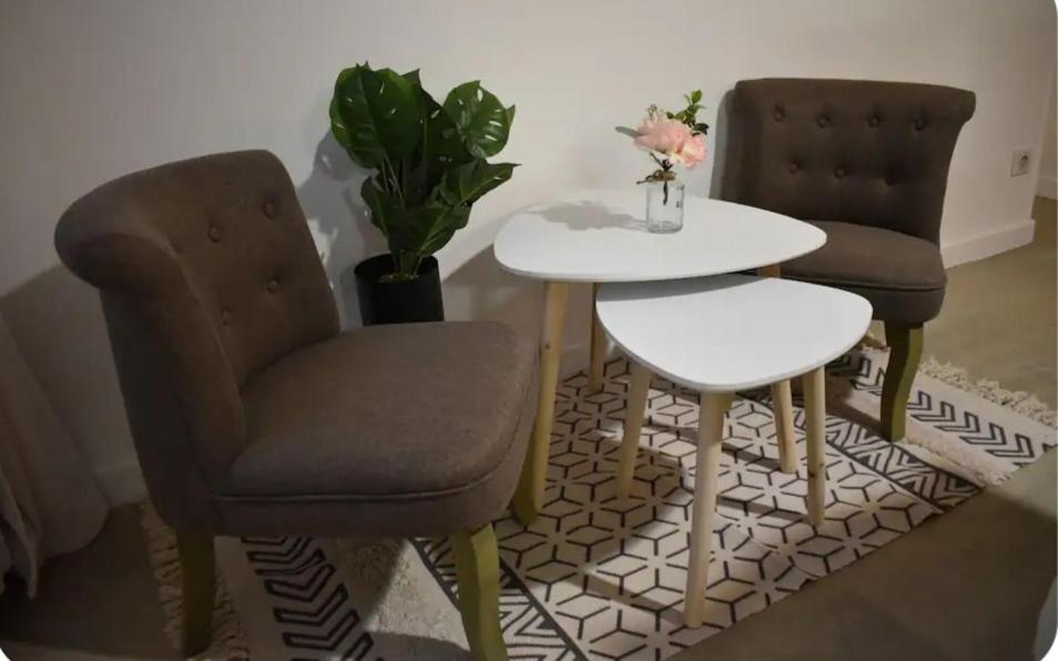 Joli Apartment Proche Du Centre-Ville Поатие Екстериор снимка
